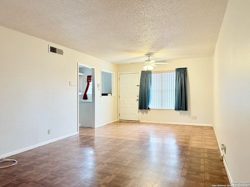 apt-104j-911 Vance Jackson Rd, San Antonio, TX, 78201-2733 | Card Image