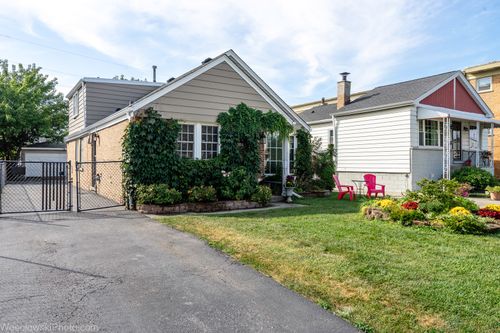 2050 N 19th Ave, Melrose Park, IL, 60160-1209 | Card Image