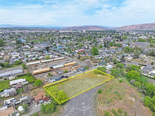 1410 E Alder St, YAKIMA, WA, 98901-3360 | Card Image
