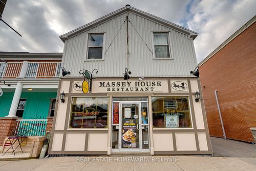 27 King St E, Newcastle, ON, L1B1H3 | Card Image