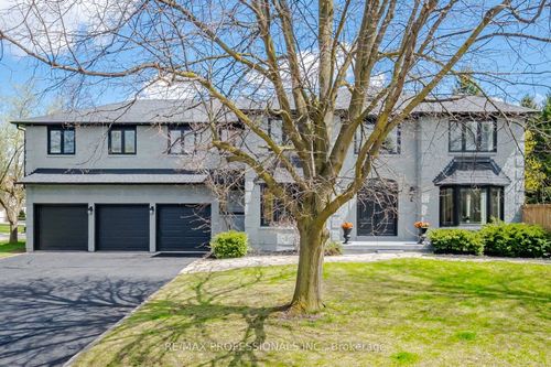 2 Enchanted Crt, Brampton, ON, L6Z3M9 | Card Image
