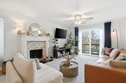 71-1443 Cliff Ct, Columbus, OH, 43204-3821 | Card Image