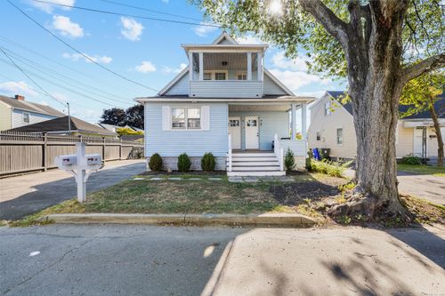 27 Churchill St, Fairfield, CT, 06824-6106 | Card Image