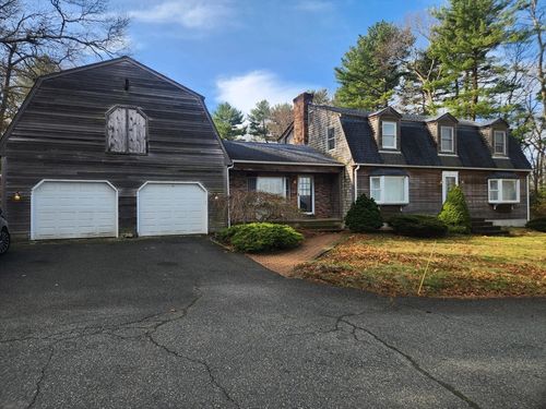 700 Locust St, Swansea, MA, 02777-3525 | Card Image