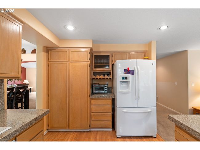 3010 Sw Phyllis Dr, House other with 4 bedrooms, 3 bathrooms and 3 parking in Gresham OR | Image 13