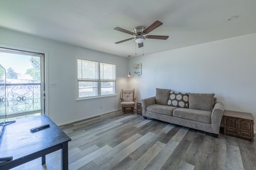 1030 W Dickens Street, Slaton, TX, 79364 | Card Image