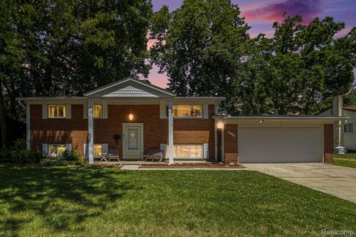 3820 Percy King Rd, Waterford, MI, 48329-1364 | Card Image