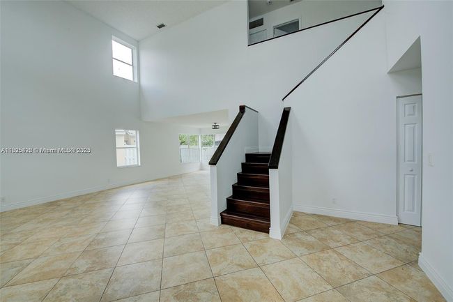 1127 Sw 104 Th Way, House other with 4 bedrooms, 3 bathrooms and null parking in Pembroke Pines FL | Image 4