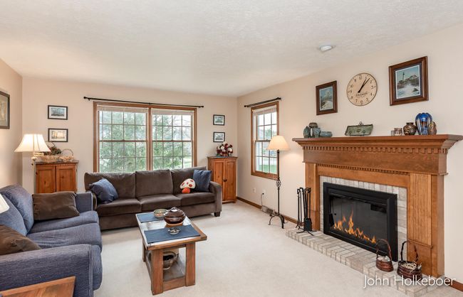 5_Family Room-2 | Image 12