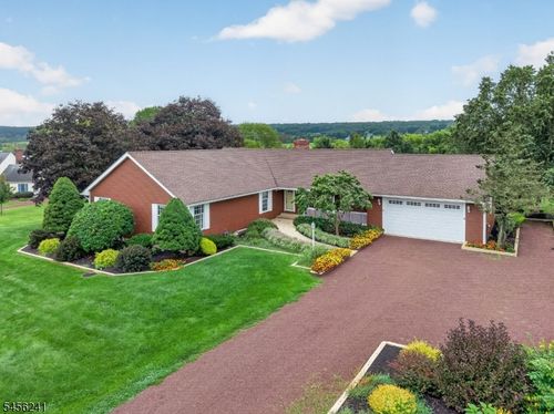 8 Meadowlark Way, Ringoes, NJ, 08551-1201 | Card Image