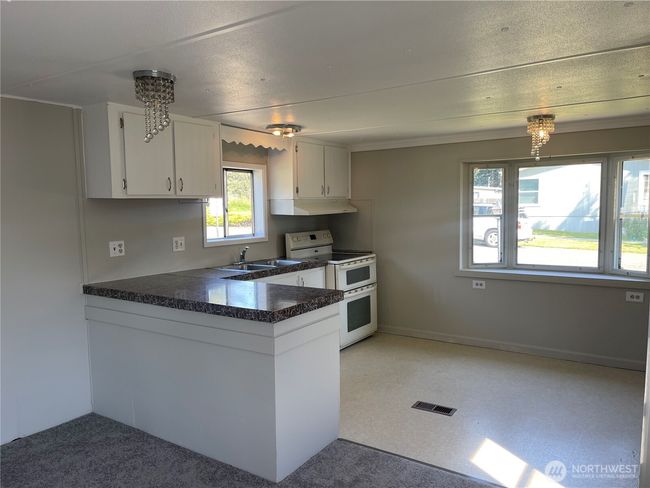 Check out this kitchen! | Image 4