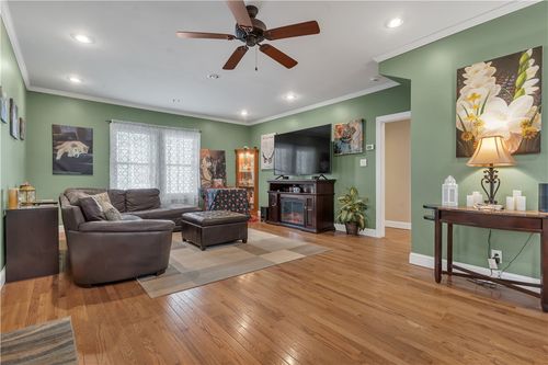 70 W Park Pl, Woonsocket, RI, 02895-4430 | Card Image