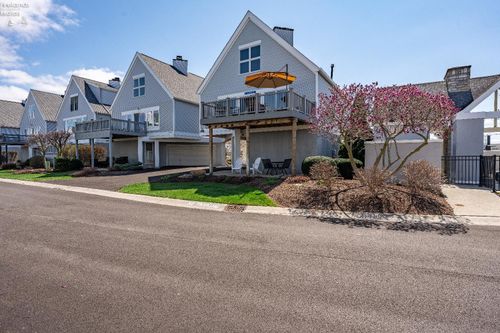 1614 Waters Edge Dr, Port Clinton, OH, 43452-1338 | Card Image