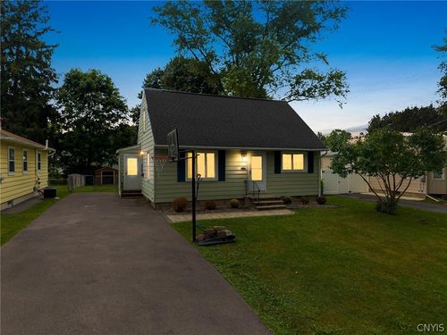 211 Windemere Rd, Syracuse, NY, 13219-1449 | Card Image