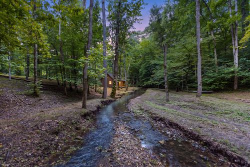 326 Davis Spring Rd, Tullahoma, TN, 37388-6364 | Card Image