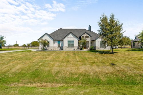 2045 Sunset Ridge Dr, Weatherford, TX, 76087-8039 | Card Image