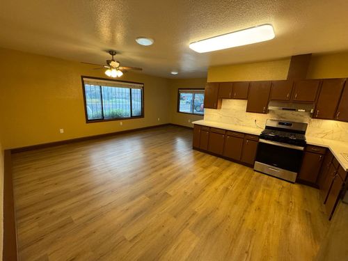 1143 W El Camino Ave, Sacramento, CA, 95833-2008 | Card Image