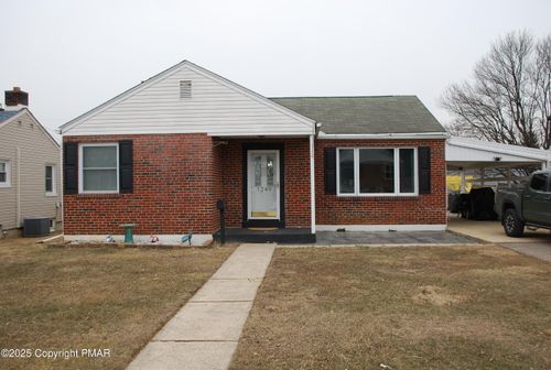 1249 Rye St, Allentown, PA, 18103-3017 | Card Image