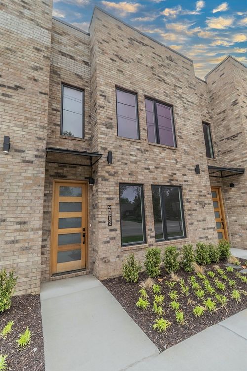 4106 W Olive St, Rogers, AR, 72756-1808 | Card Image