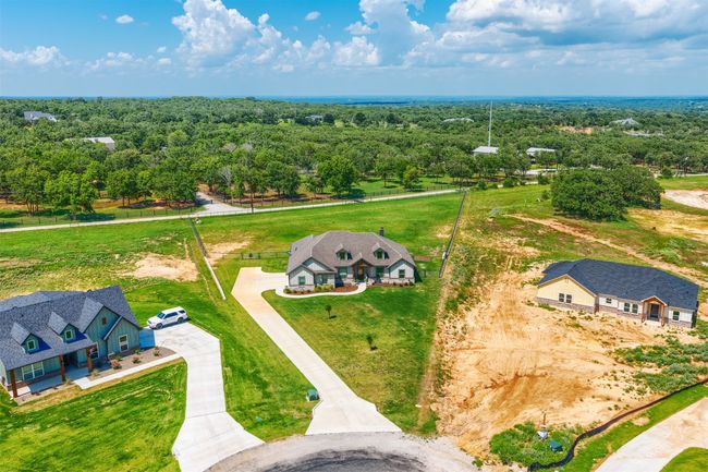 Proudly located in the heart of the cut-de-sac, this home and lot is ready for years of enjoyment! | Image 33