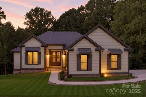 2596 Polo Ln, Maiden, NC, 28650-8728 | Card Image