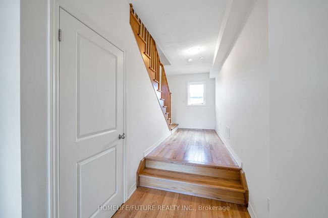 7 Coppini Lane, House attached with 3 bedrooms, 3 bathrooms and 1 parking in Ajax ON | Image 4