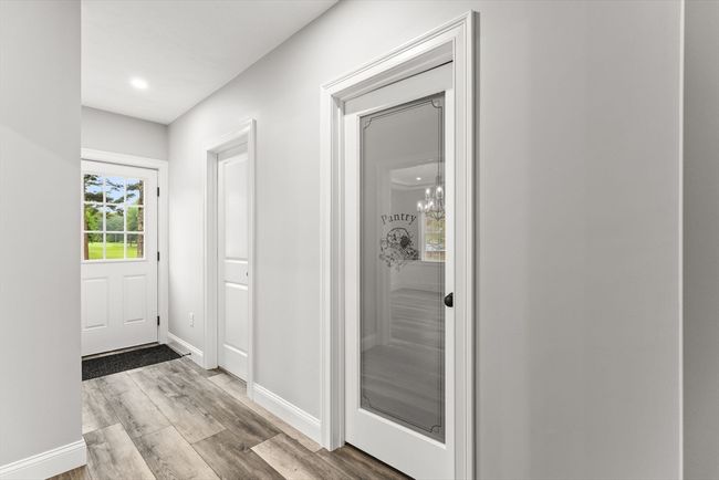 10 Leonard St, House other with 4 bedrooms, 3 bathrooms and 6 parking in Lakeville MA | Image 17