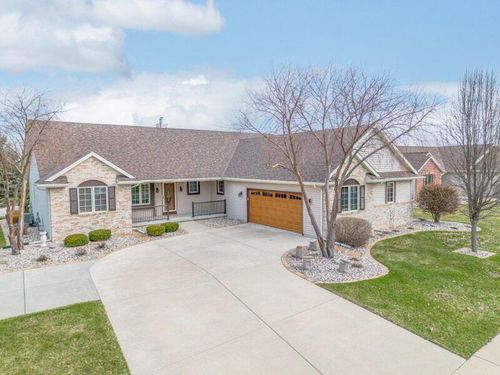 1500 Wedgewood Dr, Watertown, WI, 53098-3414 | Card Image