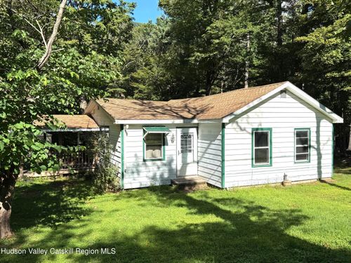 573 Manorville Rd, Saugerties, NY, 12477-3741 | Card Image