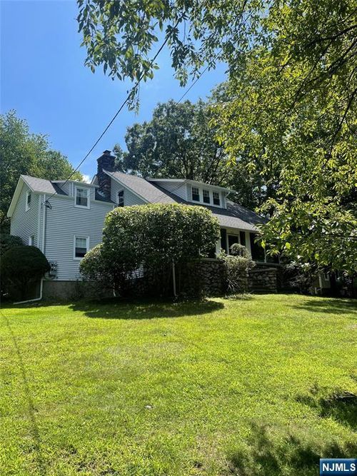 606 Wyckoff Ave, Mahwah, NJ, 07430-3035 | Card Image