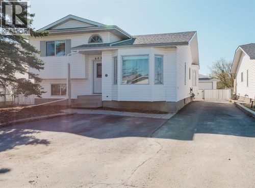 9007 104 Ave, Grande Prairie, AB, T8X1E8 | Card Image