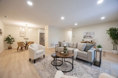 unit-11-3 Thayer Pond Dr, North Oxford, MA, 01537-1138 | Card Image