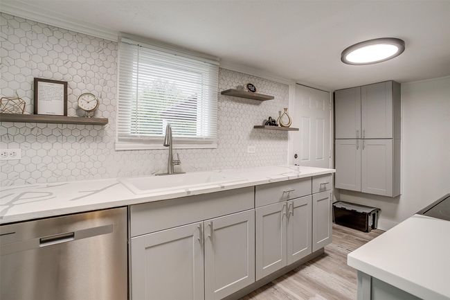 345 N Field St, House other with 2 bedrooms, 2 bathrooms and null parking in Burleson TX | Image 10