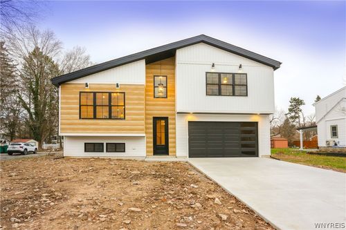 4183 Connection Dr, Buffalo, NY, 14221-7511 | Card Image