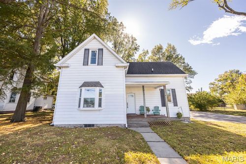 124 W State St, Mascoutah, IL, 62258-1925 | Card Image
