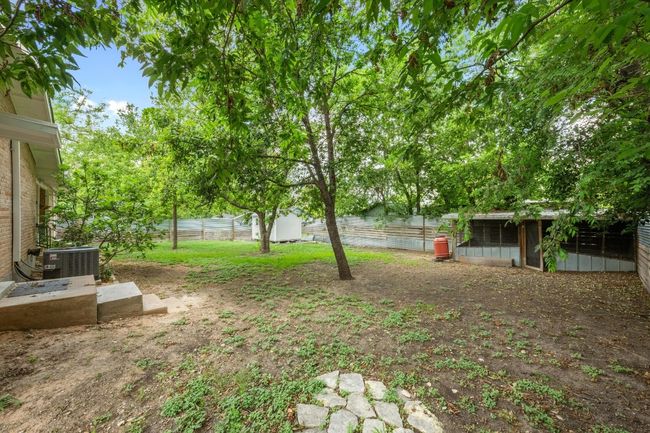 The prime location places you just one block from public transportation with a direct route to UT, and only 2 to 2.5 miles from Dell Children’s Hospital, Home Depot, Sprouts, PetSmart, and Target. | Image 27