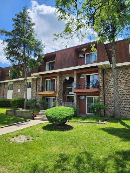 apt-303-585 Heritage Dr, Hoffman Estates, IL, 60169-1536 | Card Image