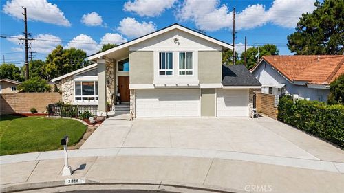 2818 S Deegan Dr, Santa Ana, CA, 92704-6043 | Card Image