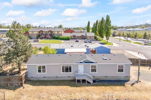 583 Sw Marshall St, Madras, OR, 97741-1242 | Card Image