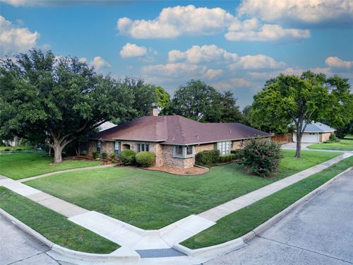 2302 Acacia St, Richardson, TX, 75082-3316 | Card Image