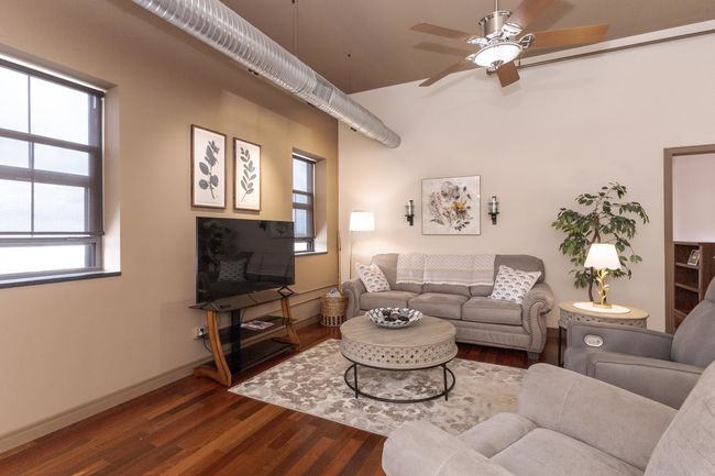 UNIT-502 - 212 N Center St, Condo with 2 bedrooms, 2 bathrooms and 1 parking in Bloomington IL | Image 4