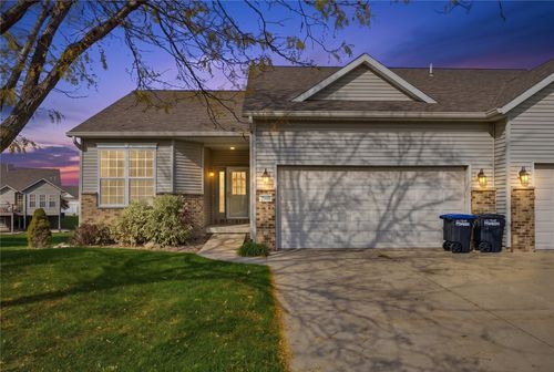 2940 Somerbrook, Marion, IA, 52302 | Card Image