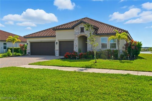 2055 Grove Dr, NAPLES, FL, 34120-7575 | Card Image