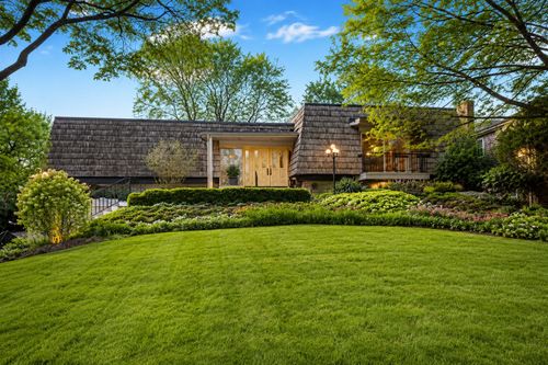 130 Surrey Ln, Burr Ridge, IL, 60527-5717 | Card Image