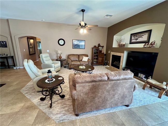 Living Room | Image 7