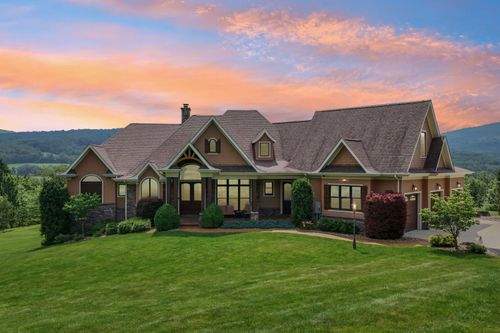 2017 Thunder Ln, Latrobe, PA, 15650-4627 | Card Image