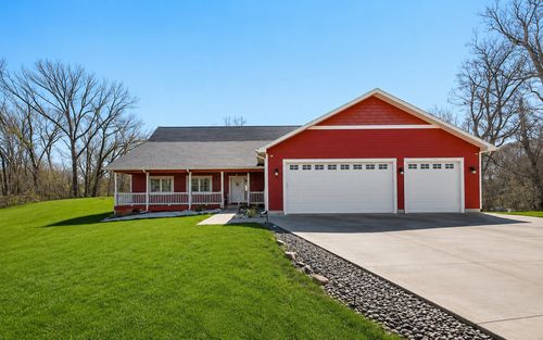 438 Wildwood Rd, Mahtomedi, MN, 55115-1804 | Card Image
