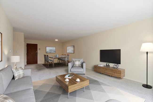 APT-421 - 1250 Park Ave W, Condo with 2 bedrooms, 2 bathrooms and 1 parking in Highland Park IL | Image 6