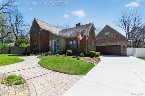 123 Riddle St, Howell, MI, 48843-1131 | Card Image