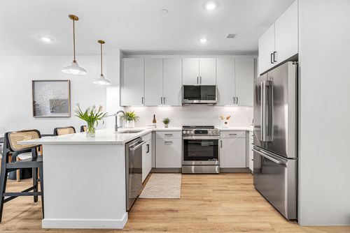 316-80 Constitution Ave, Portsmouth, NH, 03801-5973 | Card Image